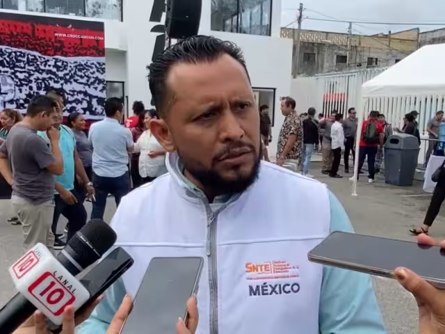 Trabajadores de la educación piden mejoras en todos las clínicas del IMSSS.