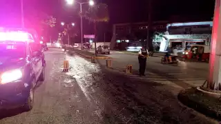 Tráiler derrama aceite y provoca múltiples accidentes en la 11 Avenida de Cozumel