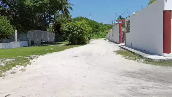 Proyecto en Isla Aguada busca abrir acceso peatonal a la playa afectada por CFE