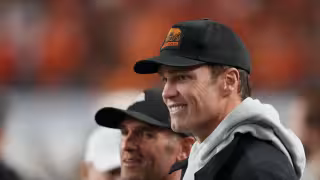 Ex Patriots explotan contra Tom Brady tras declarar desinterés en Super Bowl LX