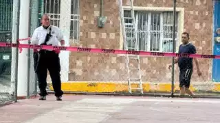 Hombre fallece en la cancha techada de la Colonia Morelos en Ciudad del Carmen 
