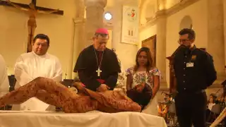 De acuerdo con la información proporcionada, la pieza está basada en los estudios científicos de la Sábana Santa de Turín (sudario de Jesucristo)