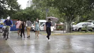 No olvides el paraguas, las lluvias aún seguirán en todo Cancún