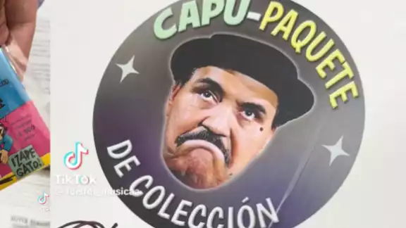 Capulina es homenajeado por su nieto con polémico paquete de colección Capulina es homenajeado por su nieto con polémico paquete de colección