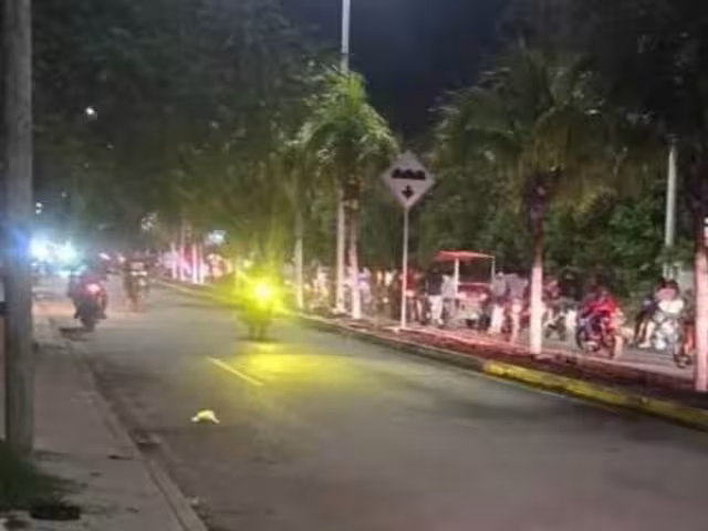 Al menos 21 cubanos arribaron en balsas al puerto de Celestún.