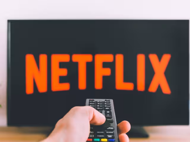 El morenista Alfonso Ramírez Cuéllar defendió la propuesta al argumentar que solo busca cumplir con la obligación constitucional de declarar ingresos y gastos