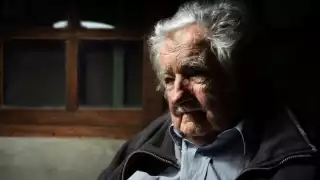 José Mujica reaparece en acto de cierre de campaña y envía mensaje a los jóvenes