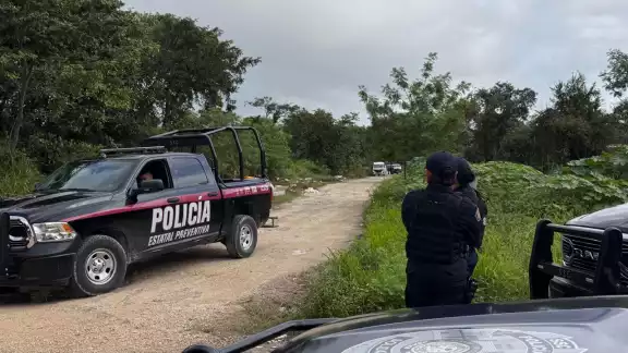 Autoridades se encuentran en la Zona Industrial en espera de la policía estatal y a la Fiscalía Autoridades se encuentran en la Zona Industrial en espera de la policía estatal y a la Fiscalía