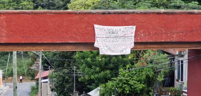 Fueros colocadas tres mantas en Campeche