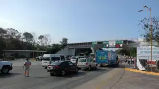 Fuerza Campesina bloquea autopista en Campeche, tras cierre del Tribunal Agrario