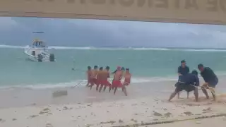 Mar de Tulum casi se 'devora' a dos embarcaciones    