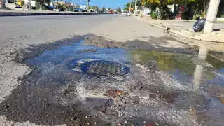 Vecinos de Campeche exigen solución a rebosamiento de aguas residuales 