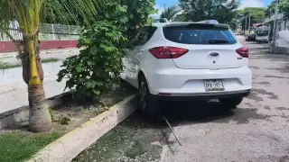 Camioneta sin freno de mano atropella a adulta mayor en Campeche: Quedó atrapada en una zanja