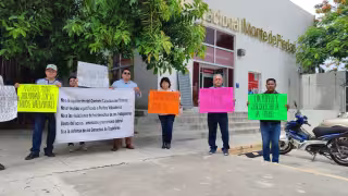 Trabajadores del Monte de Piedad en Campeche se manifiestan por despido injustificado: En Vivo