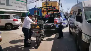 Tráiler, combi y motocicleta chocan en Ciudad del Carmen; hay varios lesionados y detenidos