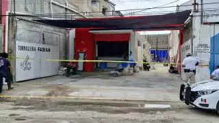 Roban dinero en efectivo en tienda de Campeche 