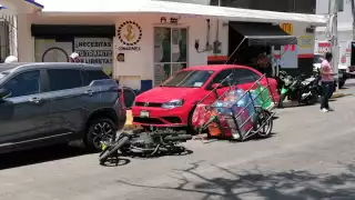 Camioneta provoca choque múltiple en Ciudad del Carmen y huye; hay un lesionado