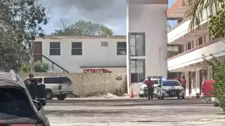 Incendio en terreno baldío de Campeche moviliza a bomberos en la avenida Resurgimiento