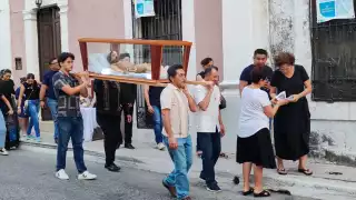 Realizan Marcha del Silencio en Campeche: Católicos recorren las calles con el Santo Sepulcro