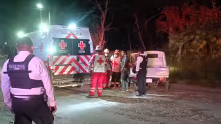 Choque entre motocarro y motocicleta deja un lesionado y cuantiosos daños en Campeche