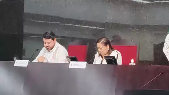 Diputada Mayda Mas Tun guarda silencio ante reclamos en Calkiní