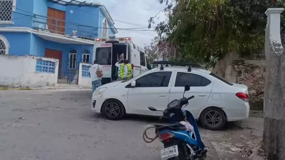 Padre e hija sufren accidente vial en la colonia Vicente Guerrero Padre e hija sufren accidente vial en la colonia Vicente Guerrero