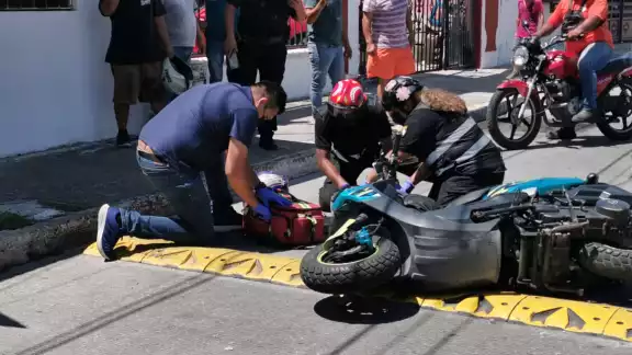 Atentado en movimiento: disparan contra hombres en motoneta en colonia campechana Atentado en movimiento: disparan contra hombres en motoneta en colonia campechana