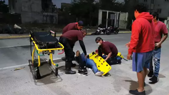 Accidente de Motocicleta en Boquerón Deja a Joven Herido Accidente de Motocicleta en Boquerón Deja a Joven Herido
