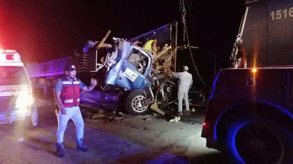 Aparatoso choque en Escárcega