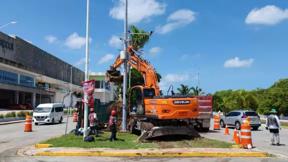 Continúan trabajos del Tren Ligero Continúan trabajos del Tren Ligero