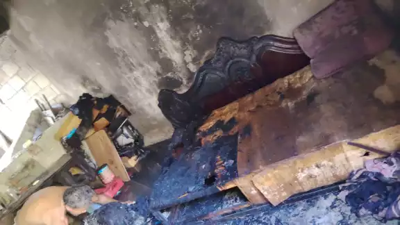 Tragedia evitada: incendio en altar causa alarma en la colonia Manigua