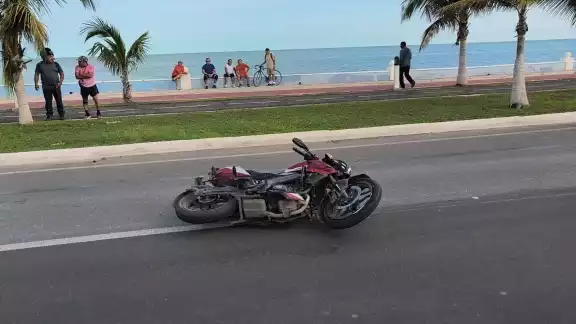 Indrive motorizado causa accidente en el malecón de Campeche Indrive motorizado causa accidente en el malecón de Campeche