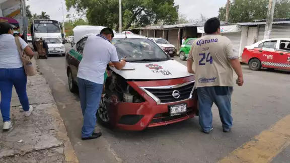 El taxi circulaba a exceso de velocidad