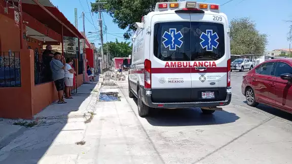 Un hombre de 45 años intentó suicidarse en estado de alcoholismo, pero vecinos, familiares y paramédicos lograron salvarlo Un hombre de 45 años intentó suicidarse en estado de alcoholismo, pero vecinos, familiares y paramédicos lograron salvarlo