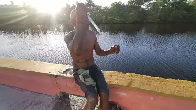 El hombre aseguró que regresará para intentar cazar al lagarto.