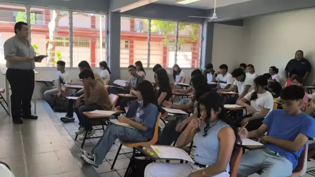 850 alumnos presentaron examen de admisión en el CETIS No. 20 de Ciudad del Carmen.