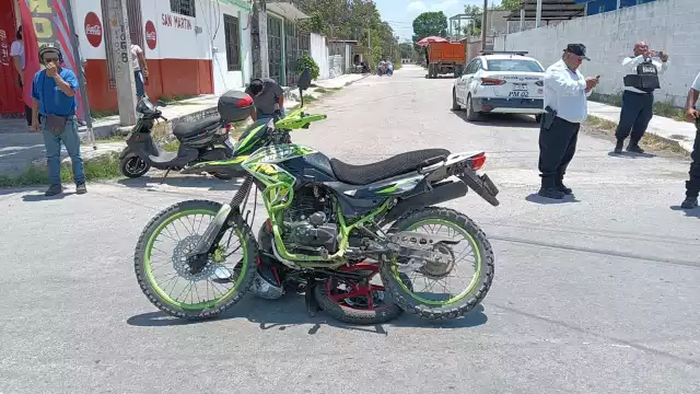 Un motociclista resultó lesionado en la mano izquierda tras un choque entre dos motos en la colonia Revolución