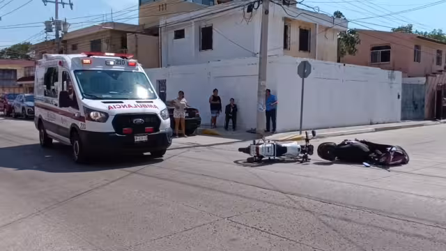 Exceso de velocidad y falta de precaución provocan choque en calles de Campeche