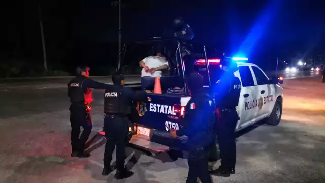 Riesgo en carretera: pelea a bordo de tráiler termina con dos detenidos