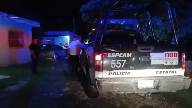 Exceso de velocidad y alcohol: deja auto abandonado en predio particular