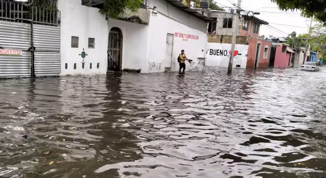 Existen retrasos en algunas zonas donde la vialidad se divide a un solo carril
