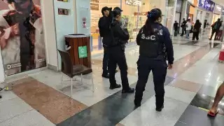 Intentan asaltar una joyería en plaza Las Américas de Cancún y se desata el caos
