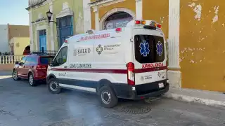 Mujer sufre crisis epiléptica en oficinas de Inclusión en Campeche; es trasladada al hospital