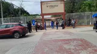 Docente pierde la vida en escuela secundaria de Calkiní tras sufrir crisis de salud