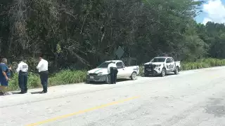 Aseguran camioneta con reporte de robo en la carretera Escárcega-Candelaria  