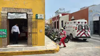 Mujer con trastornos mentales amenaza con acuchillar a adultas mayores en  el Centro Histórico de Campeche