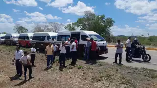 Taxistas del Camino Real protestan por detención injusta en carretera federal