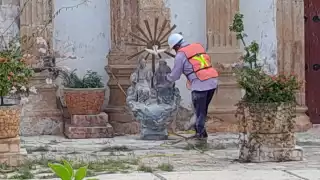 ¿Milagro? Imagen de la Santísima Trinidad aparece intacta tras derrumbe en iglesia de Calkiní   
