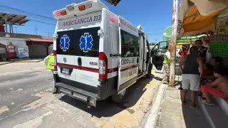 Atropellan a familia en la Avenida Jaina en Campeche; niña de 4 años resulta lesionada