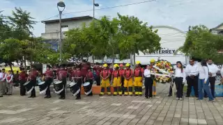 Con ofrenda floral y toque de silencio, Candelaria conmemora el sismo de 1985 y 2017